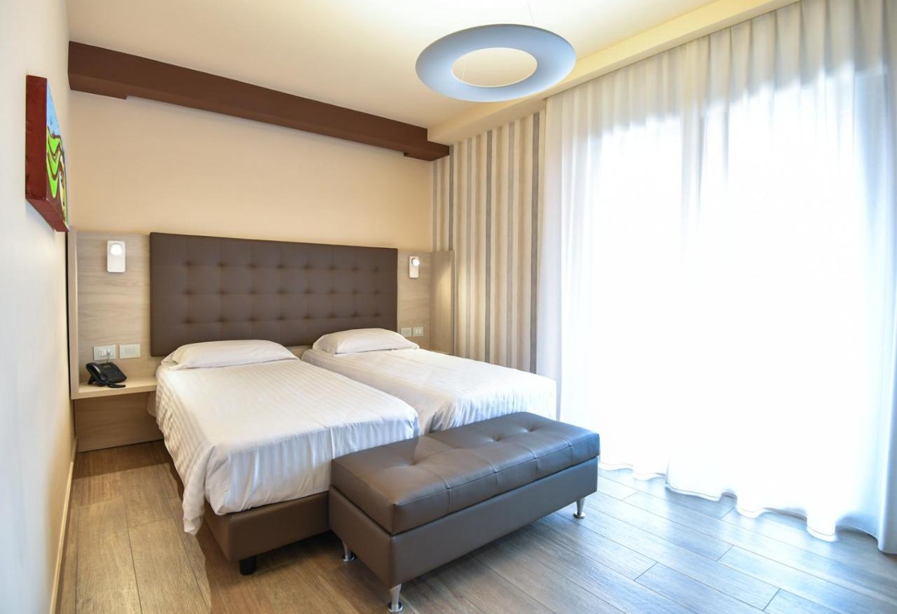 Bhotel Лаґонеґро Номер фото
